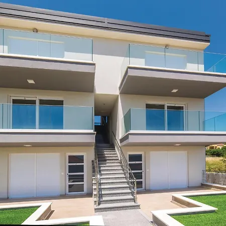 شقة Two-bedroom In تروغير
