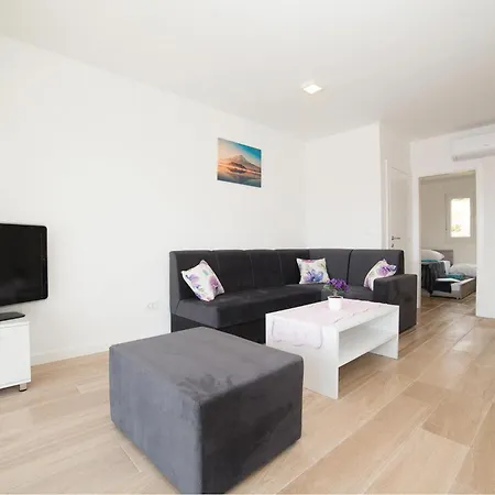 شقة Two-bedroom In *